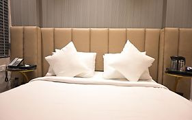 Hotel Platinum Inn Prayagraj 3*